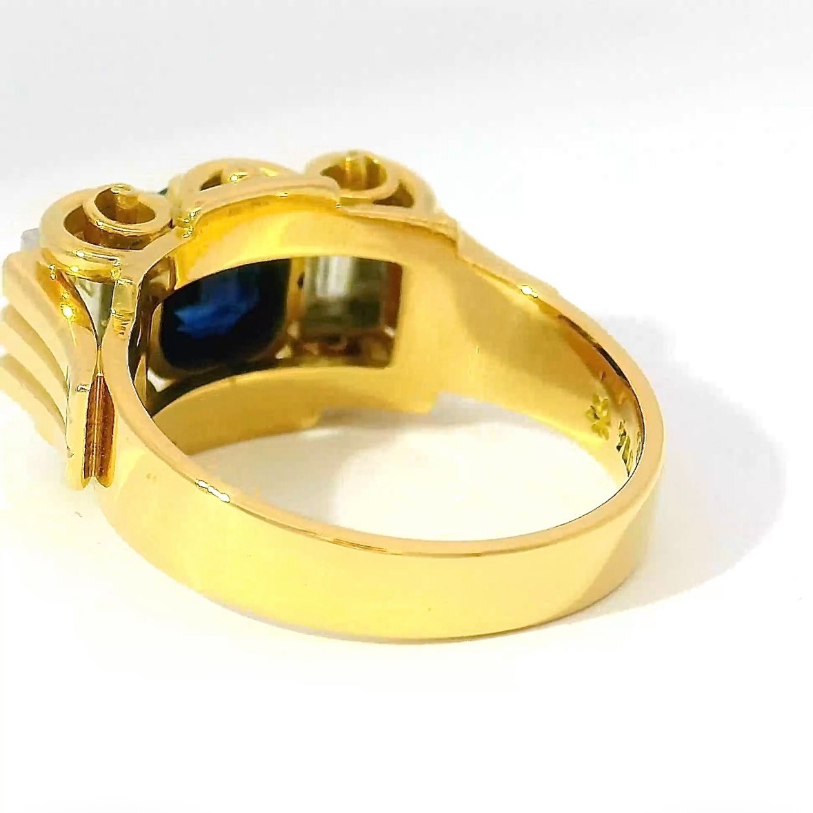 Handmade 18ct Yellow Gold Ring with Blue Sapphire & Diamond Baguettes