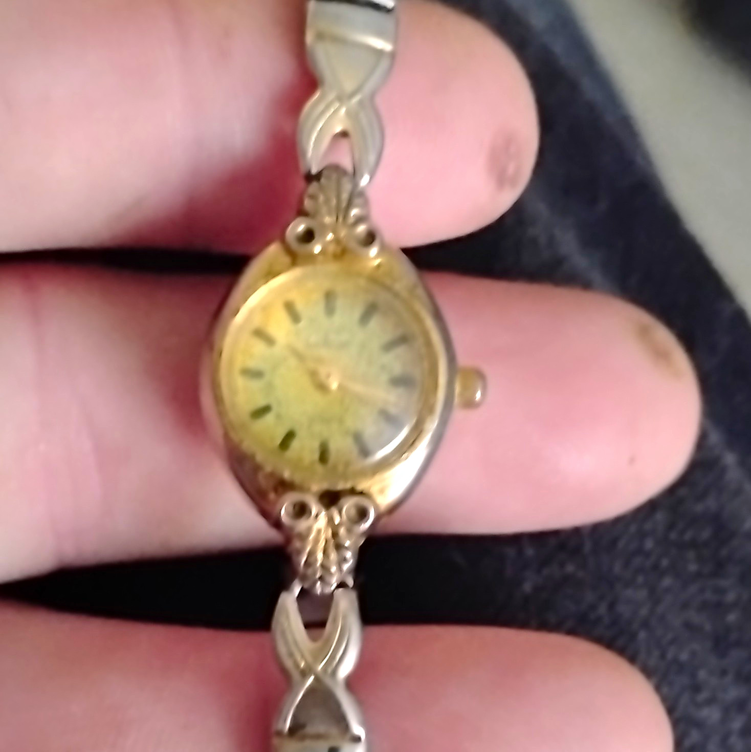 Colizo Analog Oval Dress Watch Gold Dial Stick Indices Two-Tone Bracelet