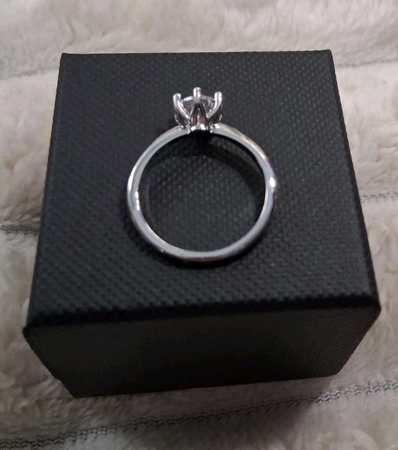 New Sterling Silver 925 Cubic Zirconia Solitaire Engagement Ring Size 7.75 w/Box