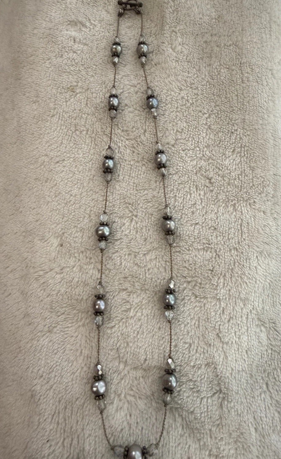 Silver tone station cable chain necklace gray simulated pearl & crystal toggle