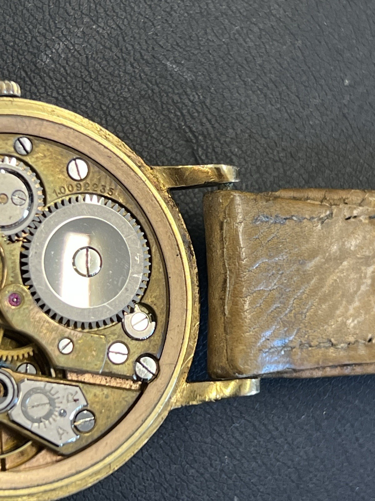 1944 Omega Chronometer ref. 2367 – 18K Gold – Pie Pan Dial – 35.4 mm – Working