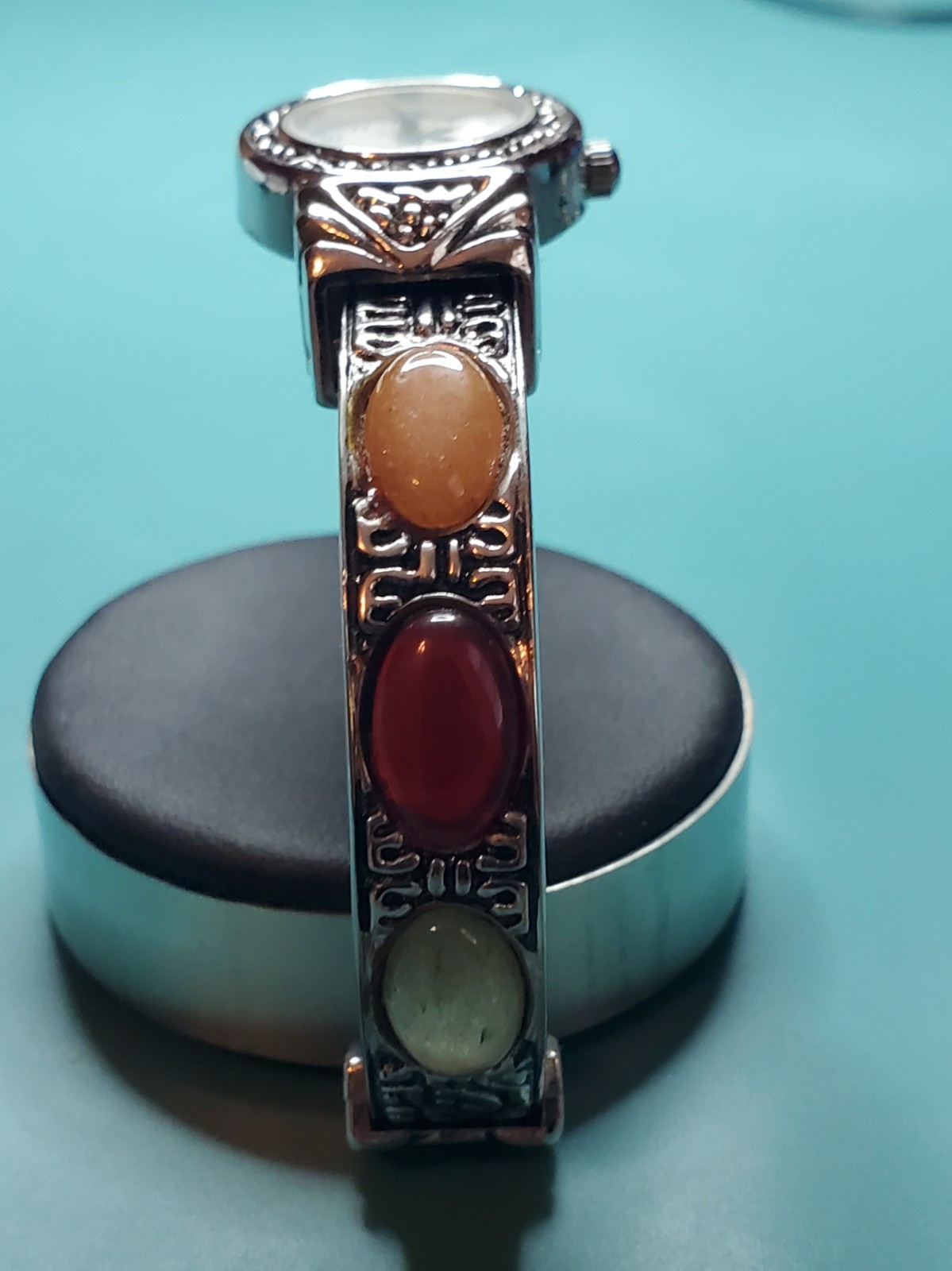 Kim Rogers Women’s Silver Hinged Bangle Watch – New Battery – Excellent TW1