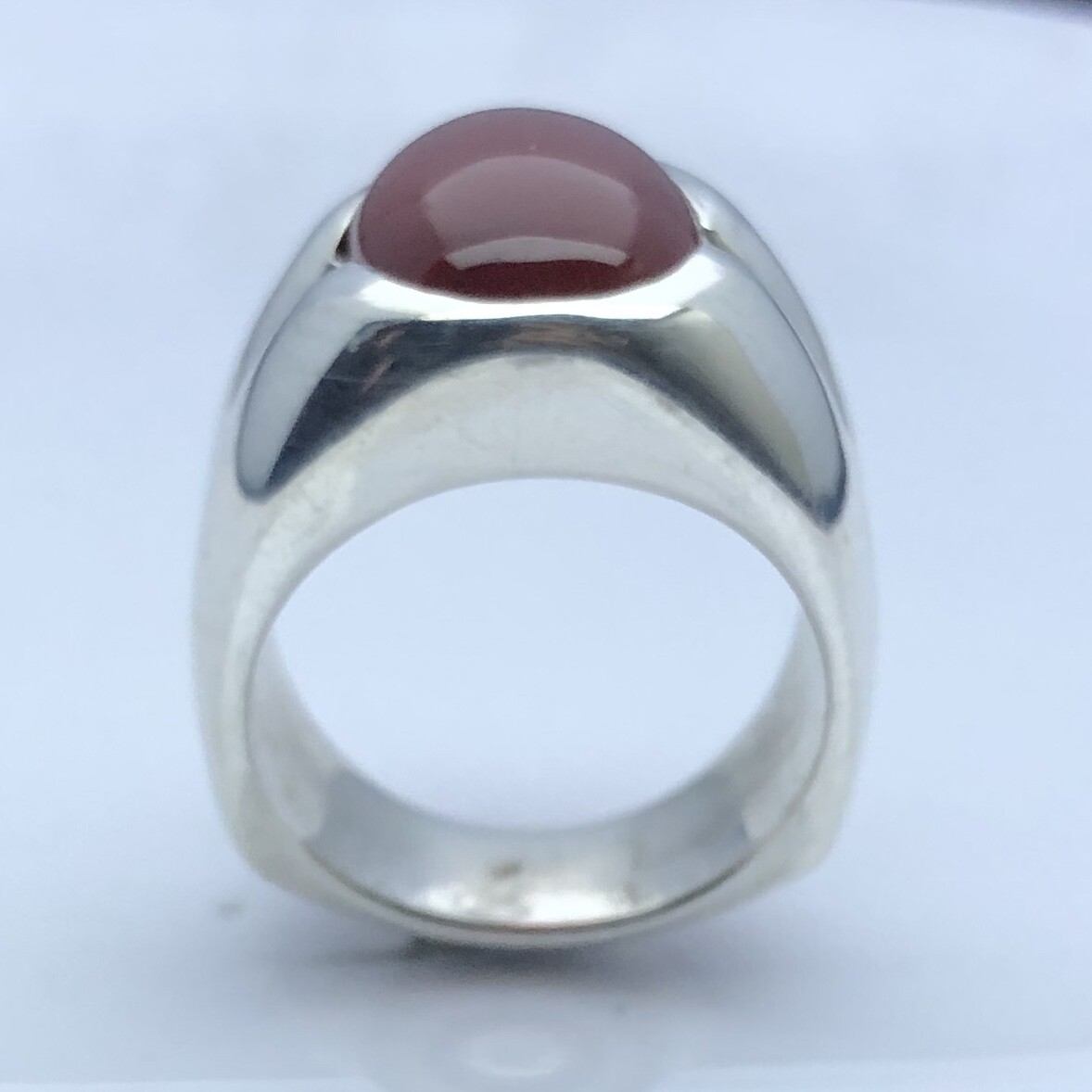 MJG STERLING SILVER MEN’S RING. 16 x 12mm CARNELIAN. SIZE 10. 26 grams