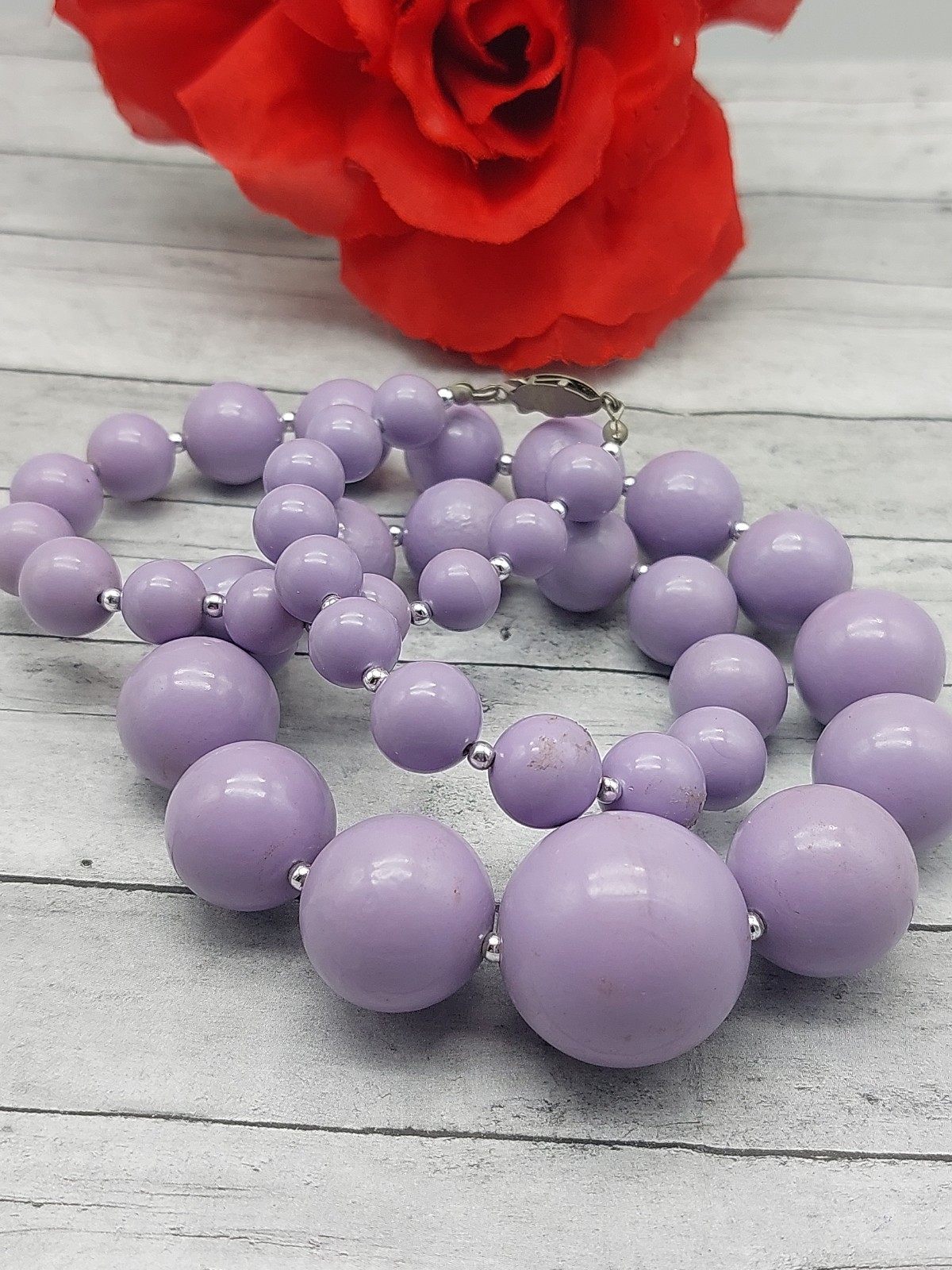 Beautiful Lavander Beaded Necklace Graduated Beads Silver Tone Spacers 24″