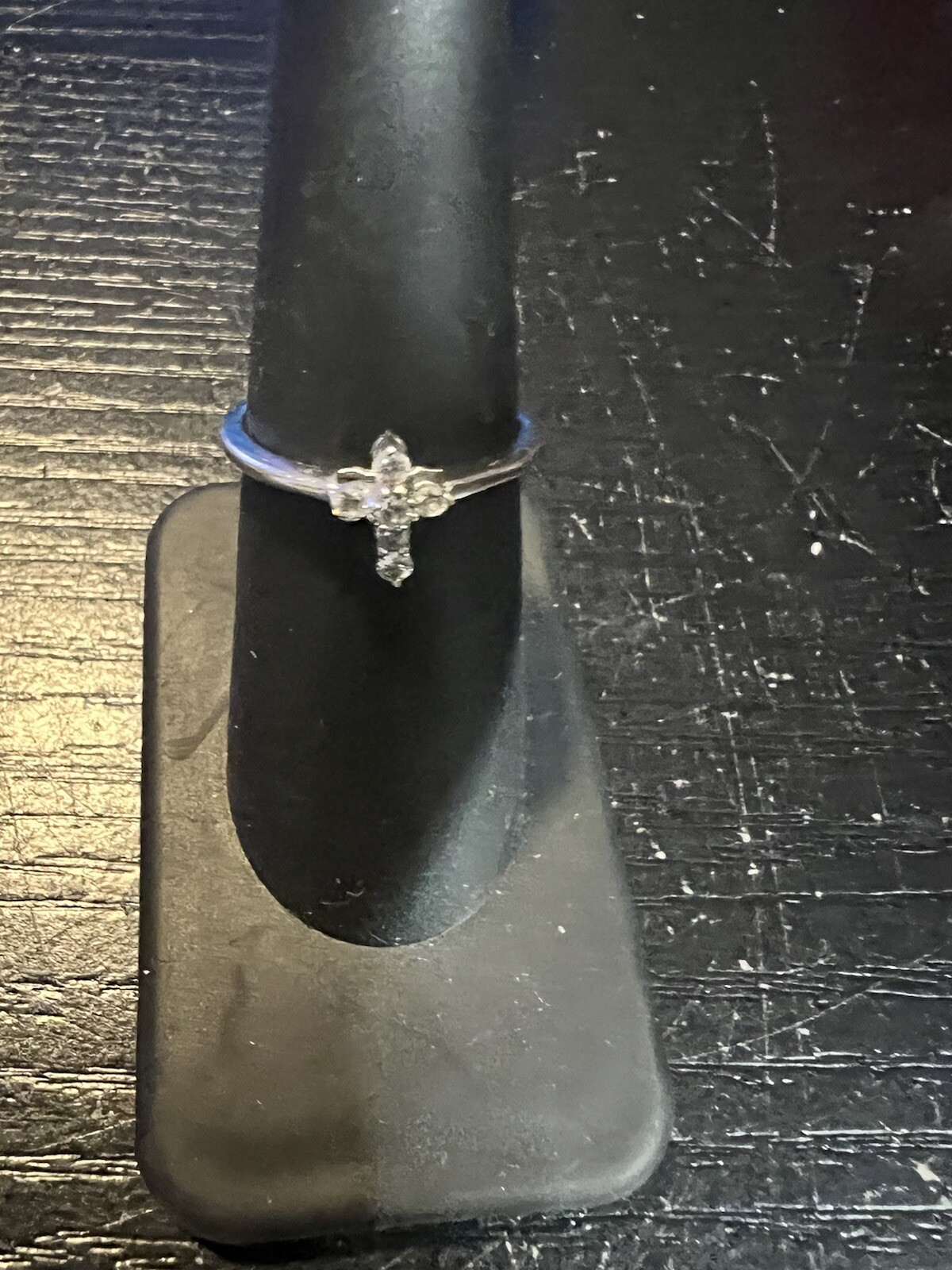 .06 ctw Round Cut Diamond Prong Set Cross Ring 14k White Gold Size 5.5approx.