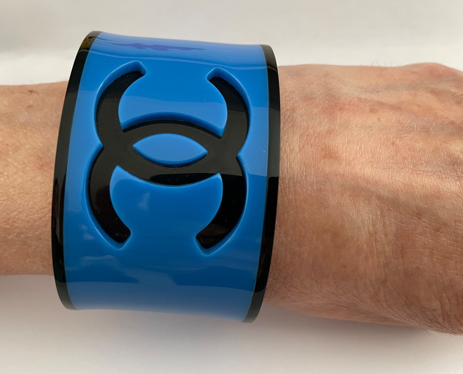 Azure Blue (CC) outside black inside lucite sporty cuff bracelet