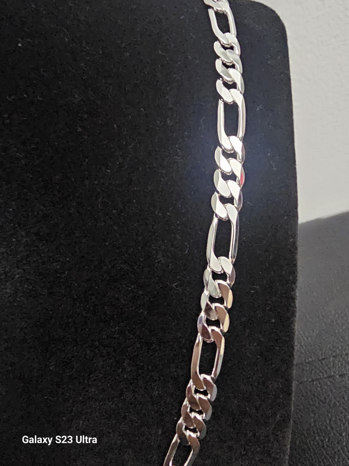 24in. 925 sterling Silver Plated brass- 7.6mm Figaro Chain with Lobster Clasp