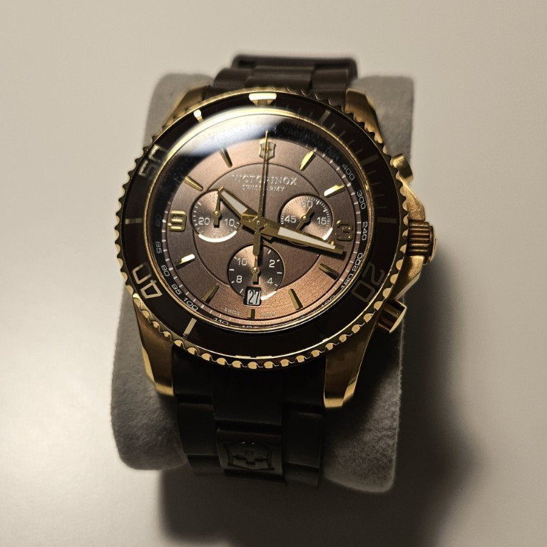 Victorinox Swiss Army Men’s Chronograph Quartz Brown Dial Rubber Strap 100m