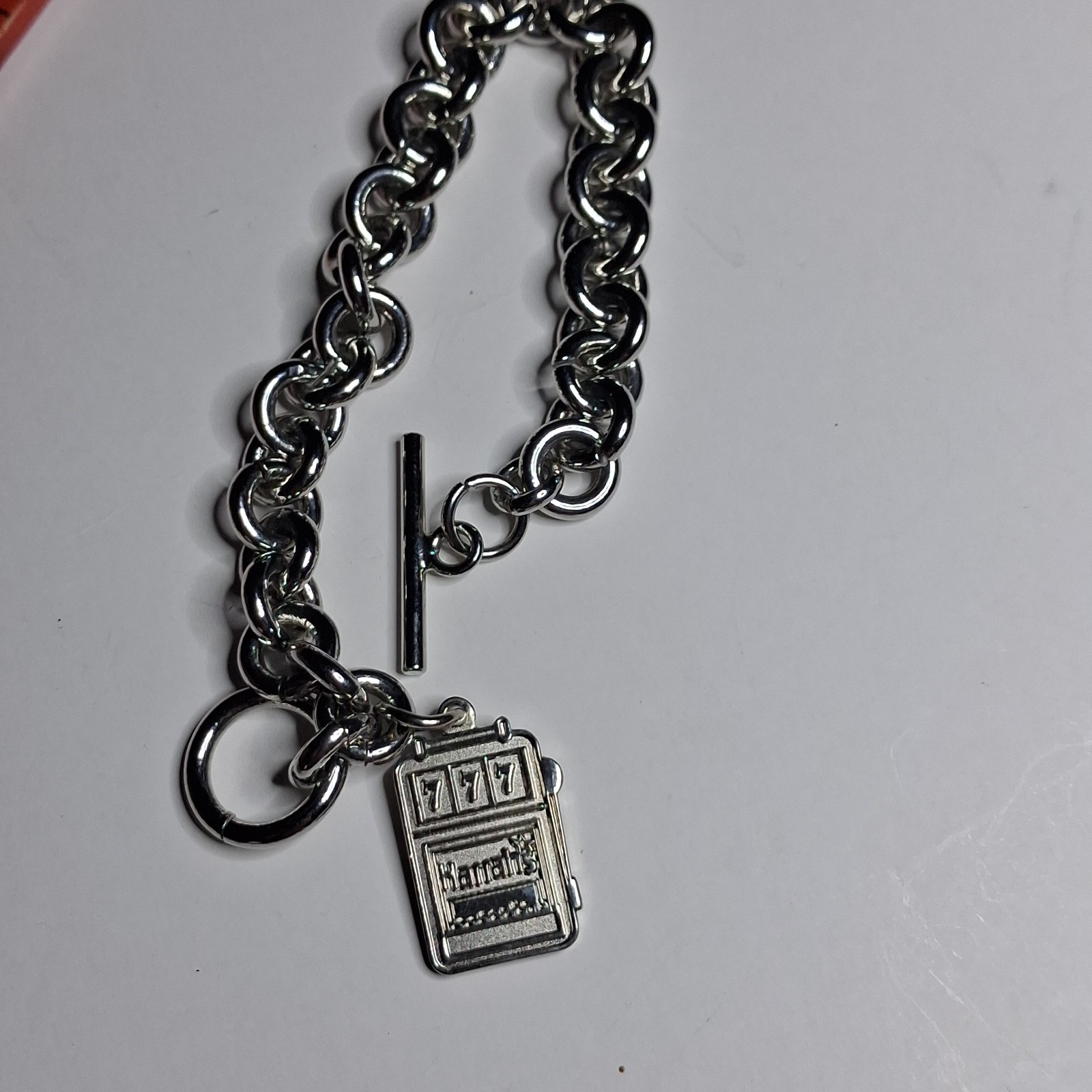 Vintage Harrahs Casino 777 Slot Machine Charm Toggle Bracelet Silver Tone 7.5″