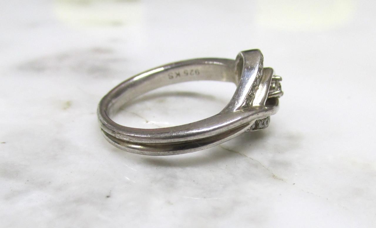 Women’s Diamond Sterling Silver Cocktail Ring ~ Size 6.5 ~ 4grams ~ 3-E269