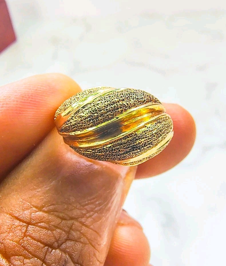 Antique 14K Yellow Gold Textured Dome Ring • Size 4.75 • 11.65mm • 4.97g