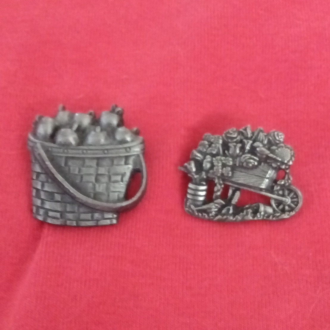 Vintage Style Silver Tone Lot of 2 Basket & Flowers Brooch Pin Set Women’s