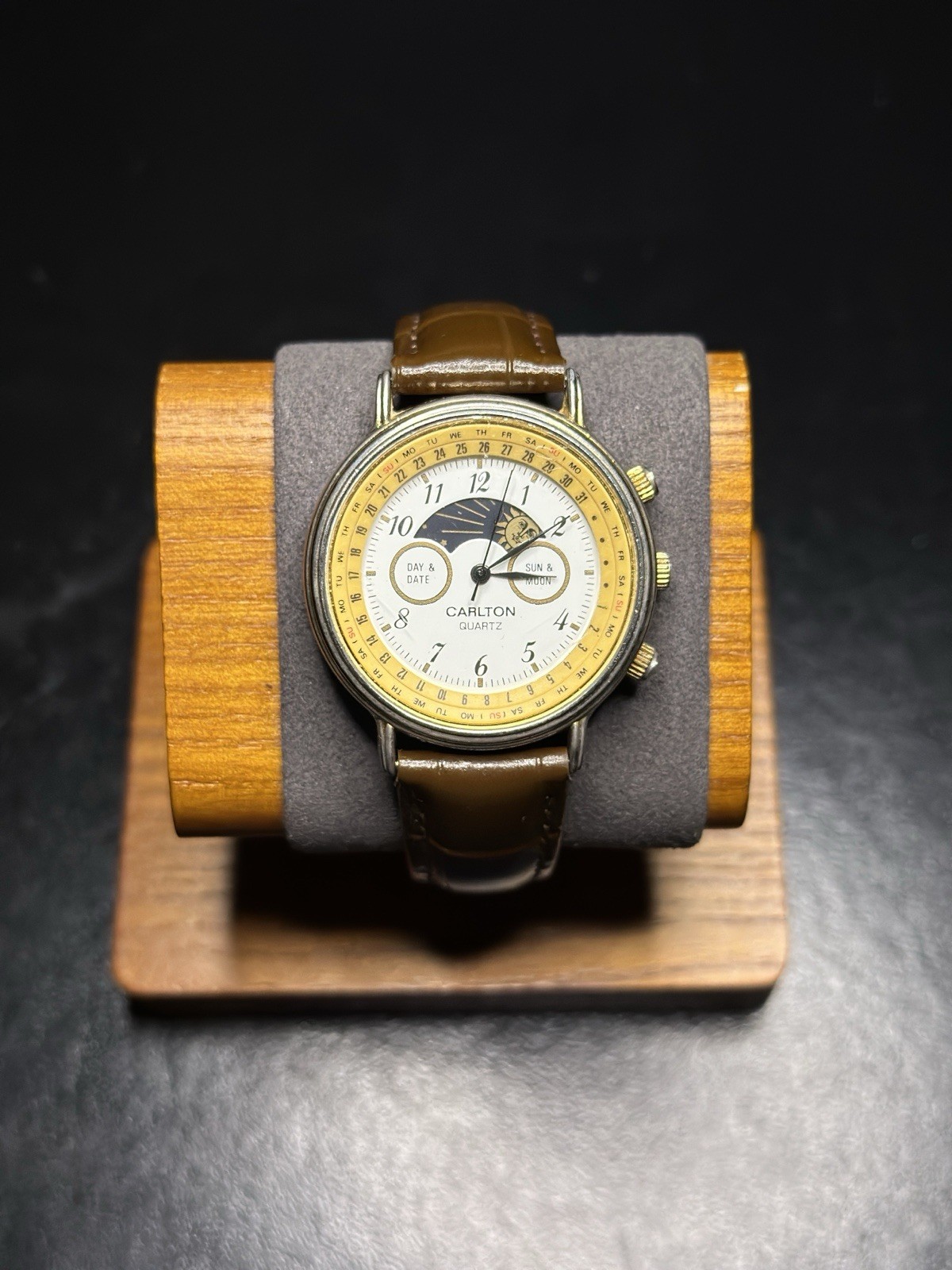 Vintage Carlton Quartz Perpetual Calendar Moon Phase Watch New Battery