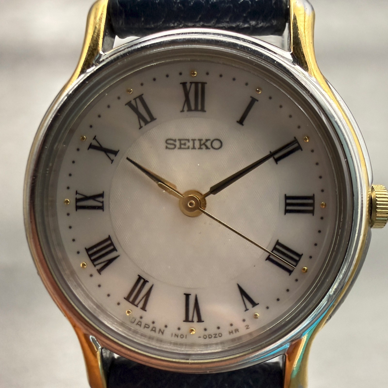 Seiko Watch Women 23mm White Dial Two Tone Round 1N01-0BX0 Vintage New Battery