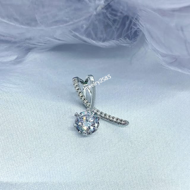 Women’s Real Moissanite Trendy Round 6 Prong Daily Wear Pendent 925 Silver