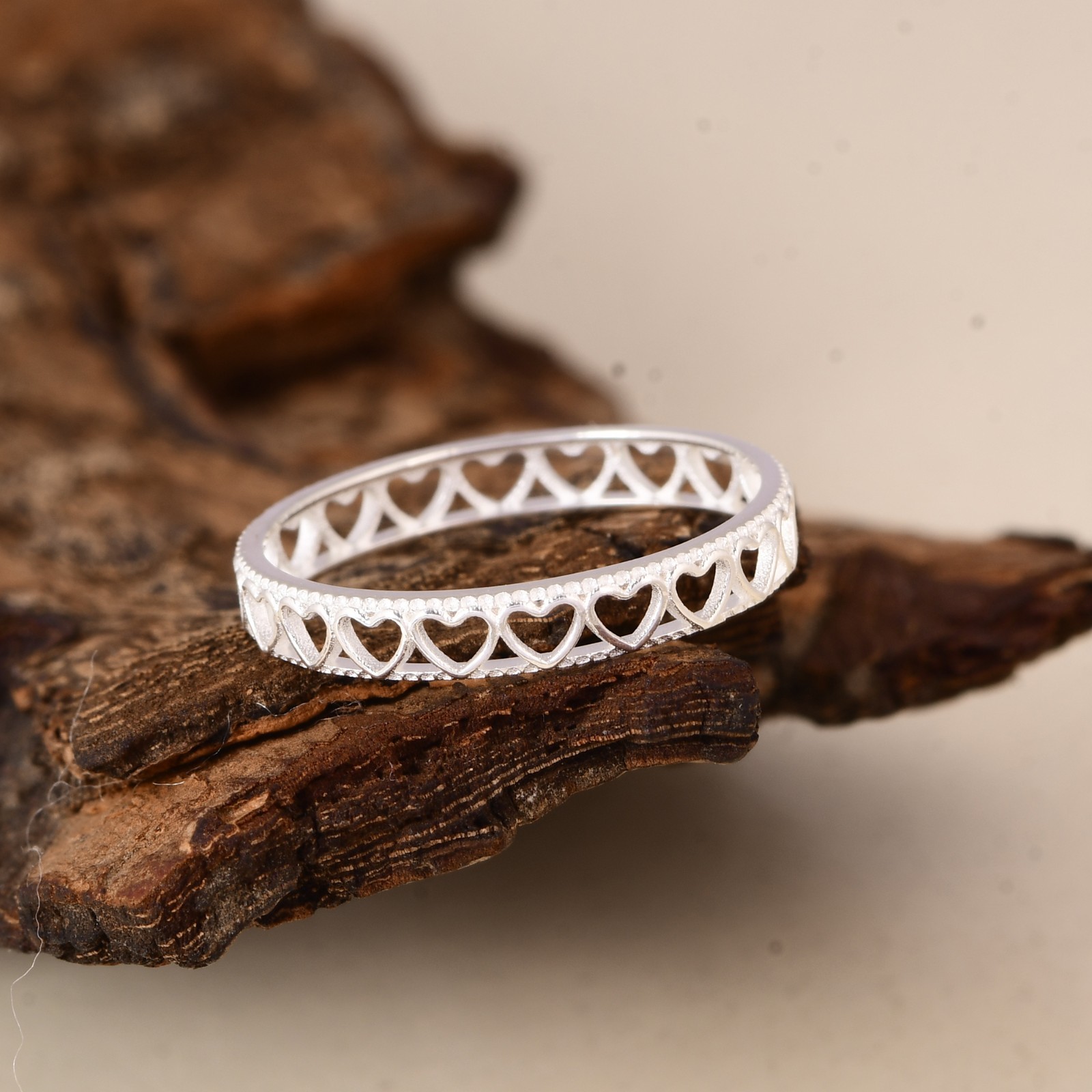 925 Sterling Silver Heart Eternity Ring Cutout Band Womens Wedding Promise