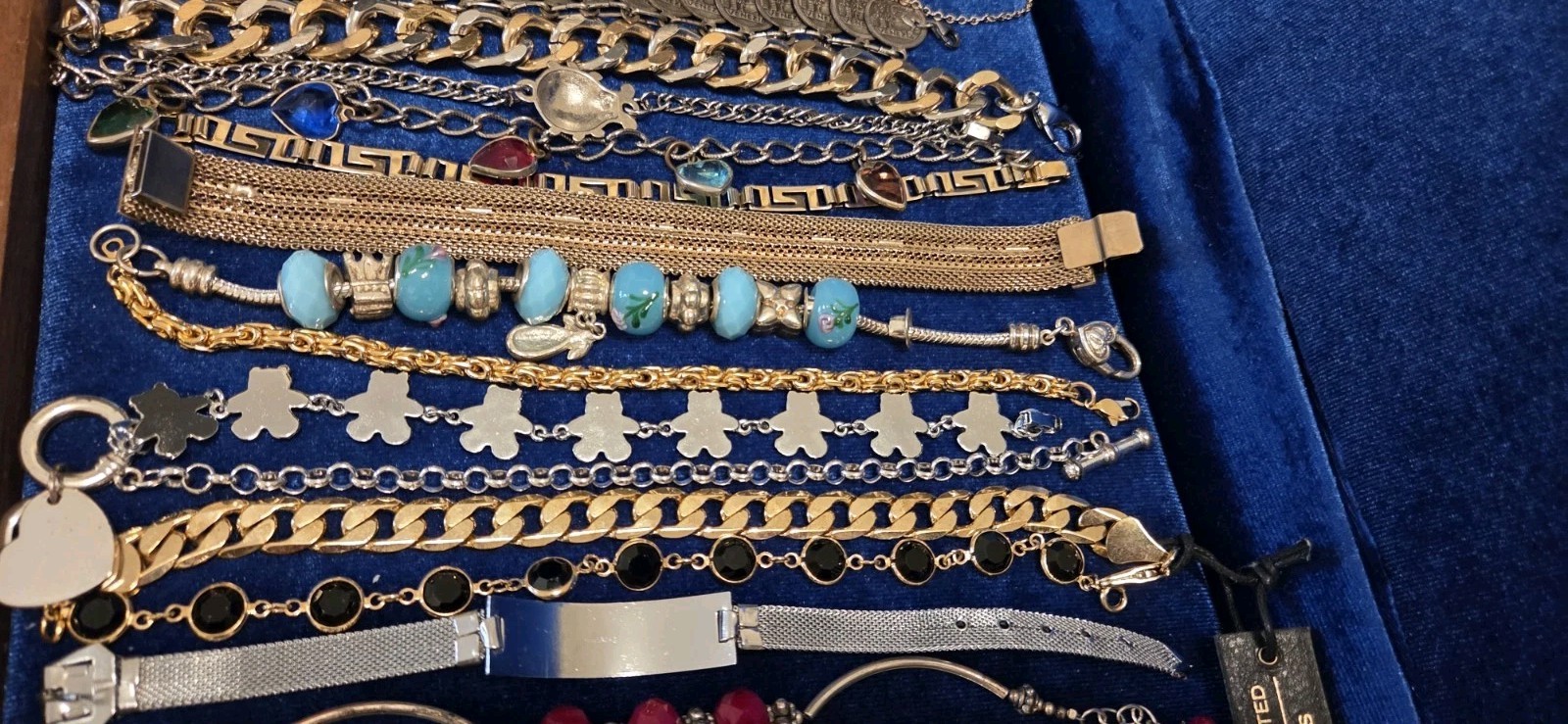 Vintage Mod Bracelet Lot Of 40.dainty.12 Signed Monet Joan Rivers Avon Henri…