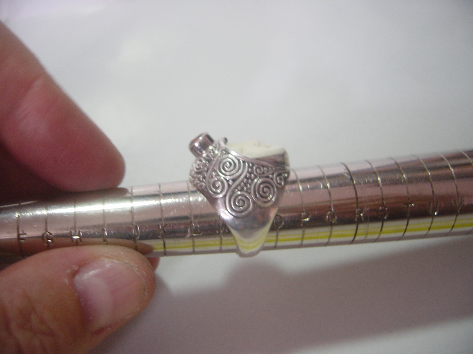 RARE-solid Silver 925 TJC Carved Face Goddess BALI Genuine pyrope garnet size n