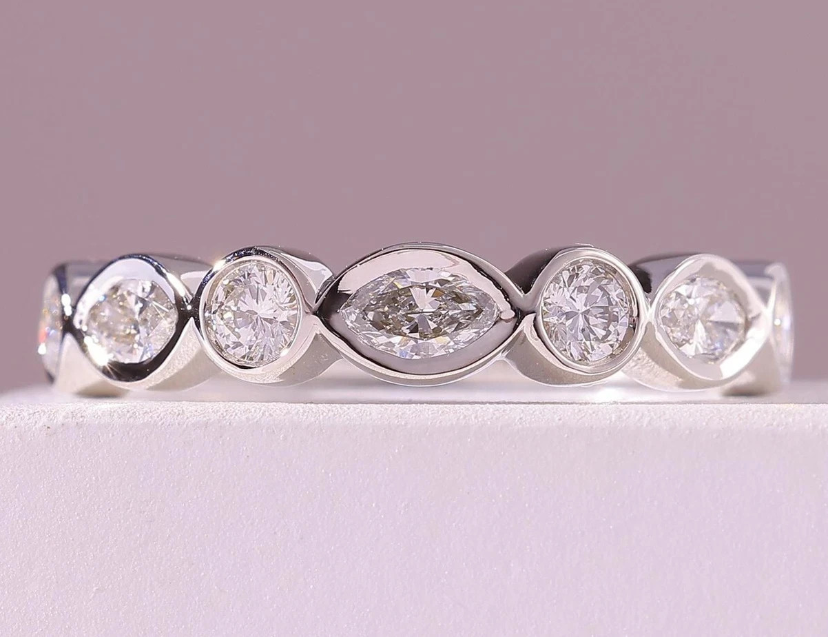 IGI 1.80Ct Marquise &Round EF/VS1 Lab Grown Diamond Wedding Band 14Kt White Gold