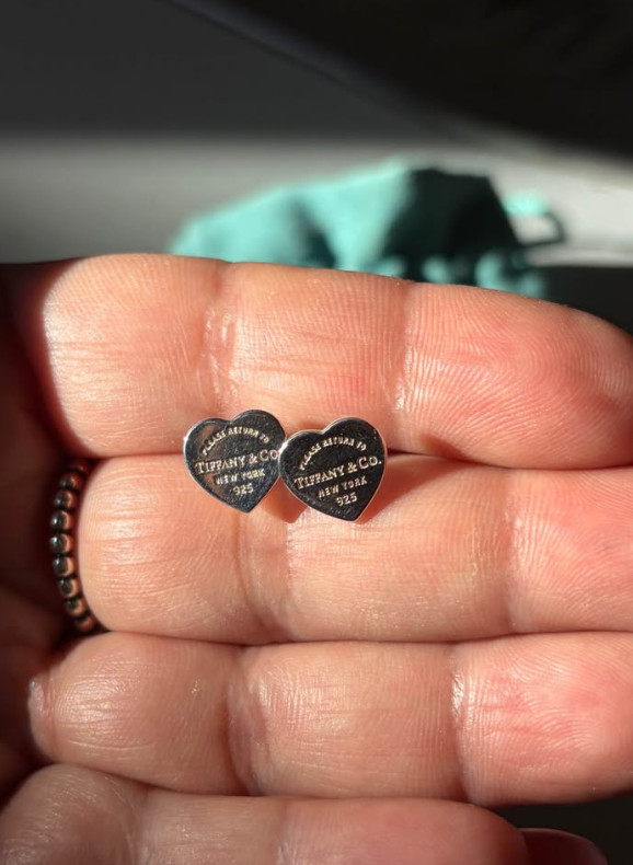 Tiffany & Co. Return to Tiffany Heart Tag Stud Earrings 925 Sterling Silver