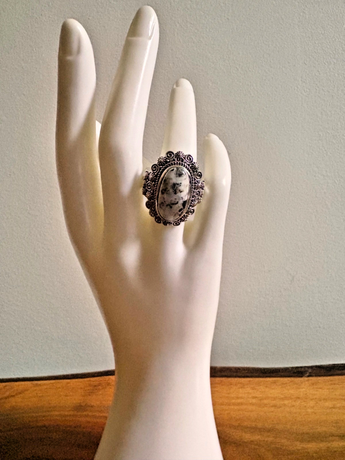 White Buffalo Floral Ring in Sterling Silver – Size 8 (9.0 ctw.)