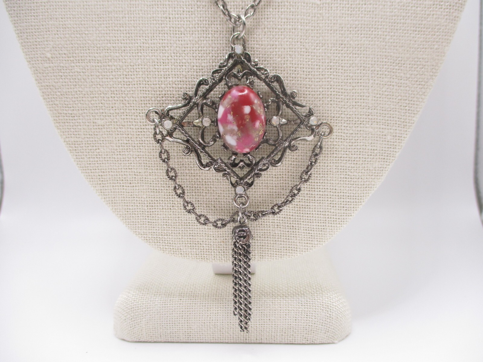 24″ filigree red faux marble diamond-shape cabochon pendant tassel necklace J26