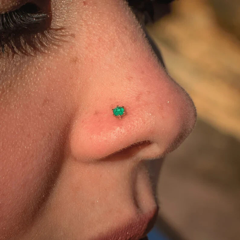 Natural 0.05Ct Emerald Tragus Helix Nose Screw Stud Piercing Pin 14K Yellow Gold