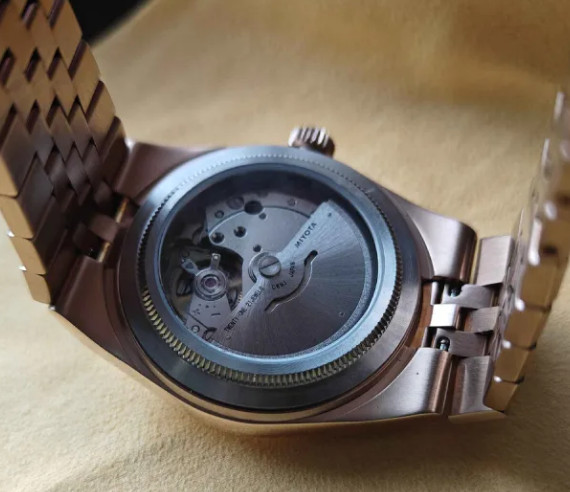 Specht & Söhne SP0043A4 Land-Dweller Homage 36.5mm Rose Gold Automatic Sapphire