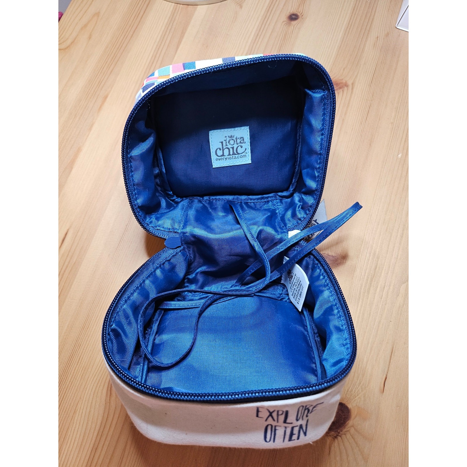 Iota Chic Jewelry Cube, Travel case, 5 clear zip pouches