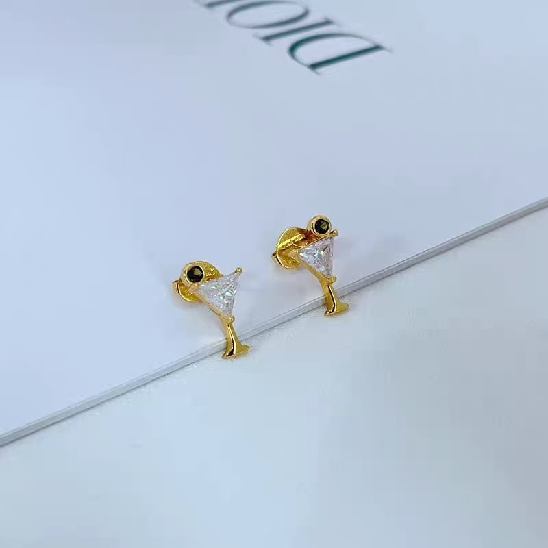kate spade Creative cocktails with unique wine glasses and earrings