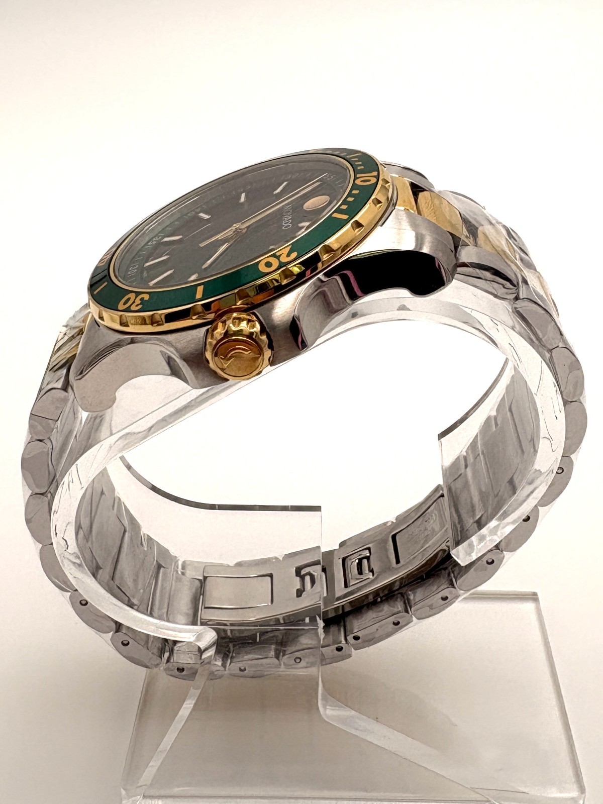Movado 2600147 Series 800 Green Dial Two Tone Gold Men’s 40mm Quartz Watch