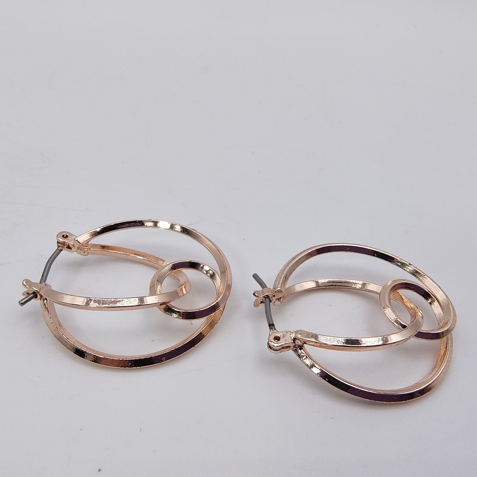 Interlocking Circle Hoop Earrings Rose Gold Tone Chic Minimalist Sculptural