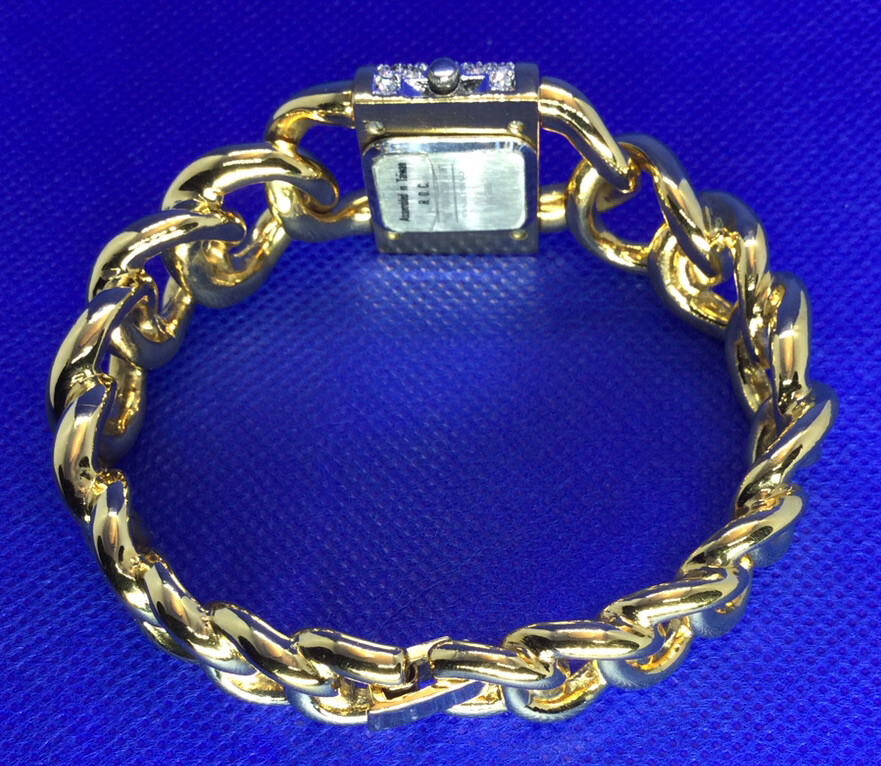 THE FRANKLIN MINT Women’s Gold Tone Swiss Movement 26 mm Wide 18 mm Long