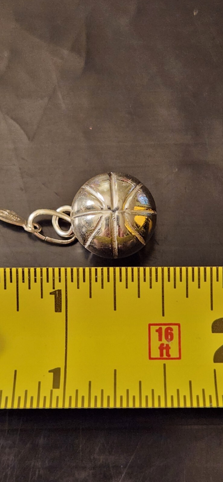 .925 STERLING SILVER ROUND BASKETBALL 1/2″ CHARM/PENDANT ITALY NEW!!!