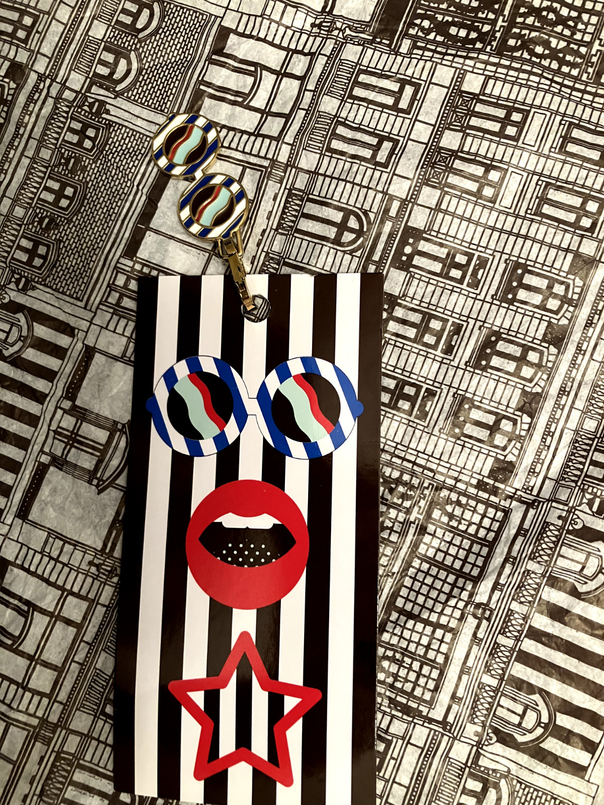 Rare! New Henri Bendel Craig & Karl Sunnies and Milkshake Charm set
