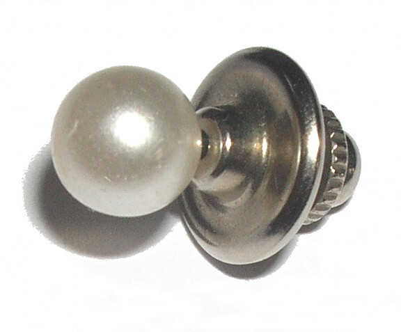 One White Imitation 6.9mm Pearl Stud Earring