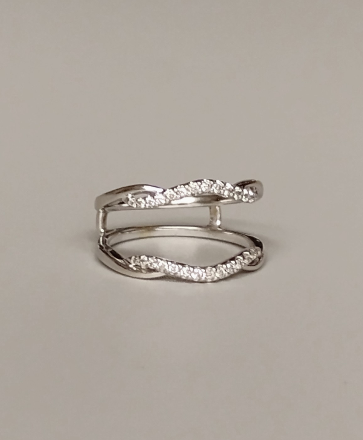 14K White Gold Diamond Enhancer Ring Guard Band… Size 7… 3.85 Grams