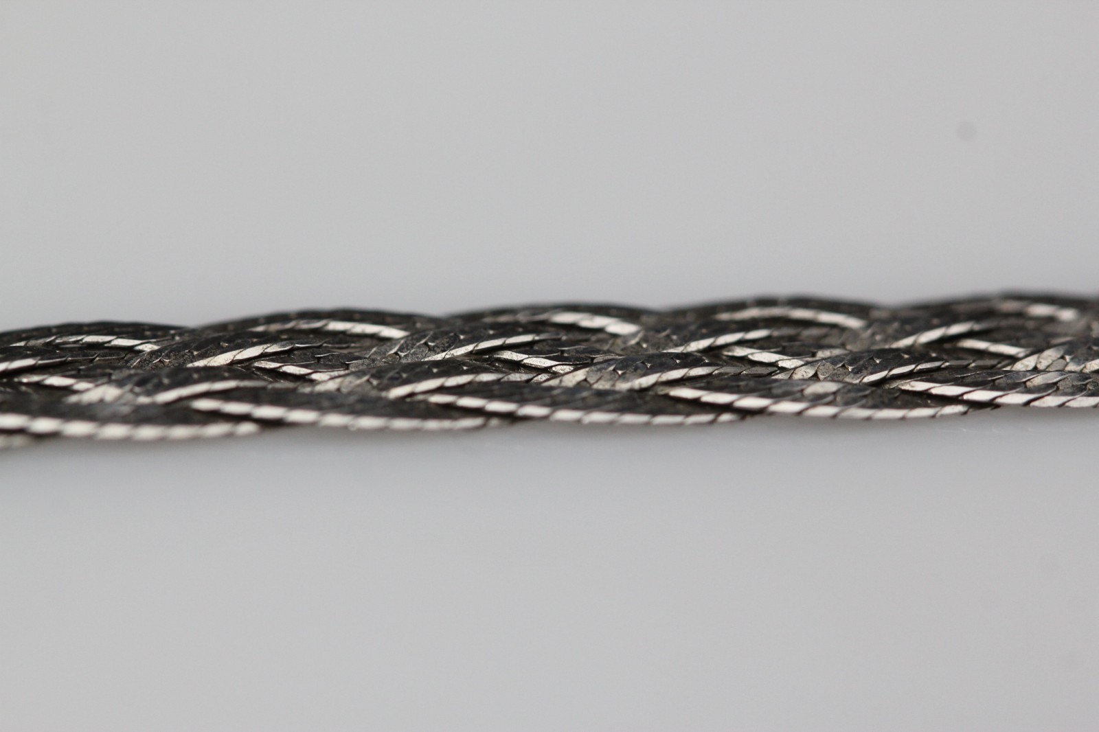 925 Sterling Silver 18″ Wide Flat Woven Chain Necklace 11.6 Grams (NEC6016)