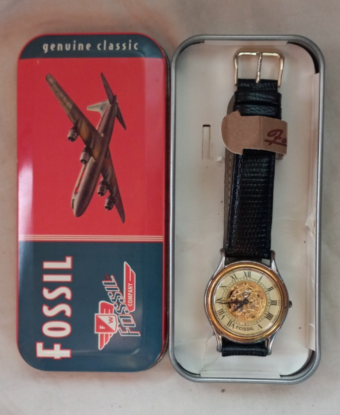 Fossil SK-5119 Wristwatch VTG 1995 Needs Battery Good Used Cond Original Tin