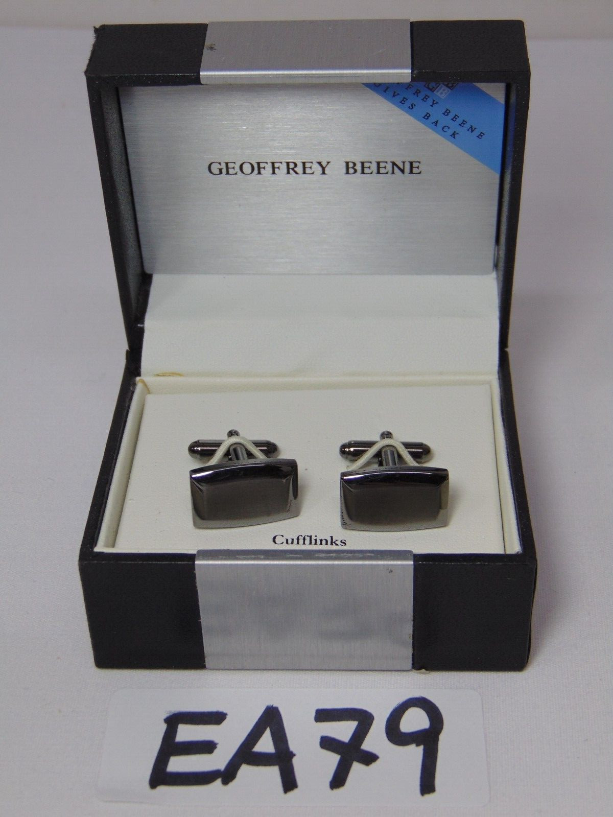 Geoffrey Beene Silvertone Cufflinks In Box Medal Man Polished Black Stainless