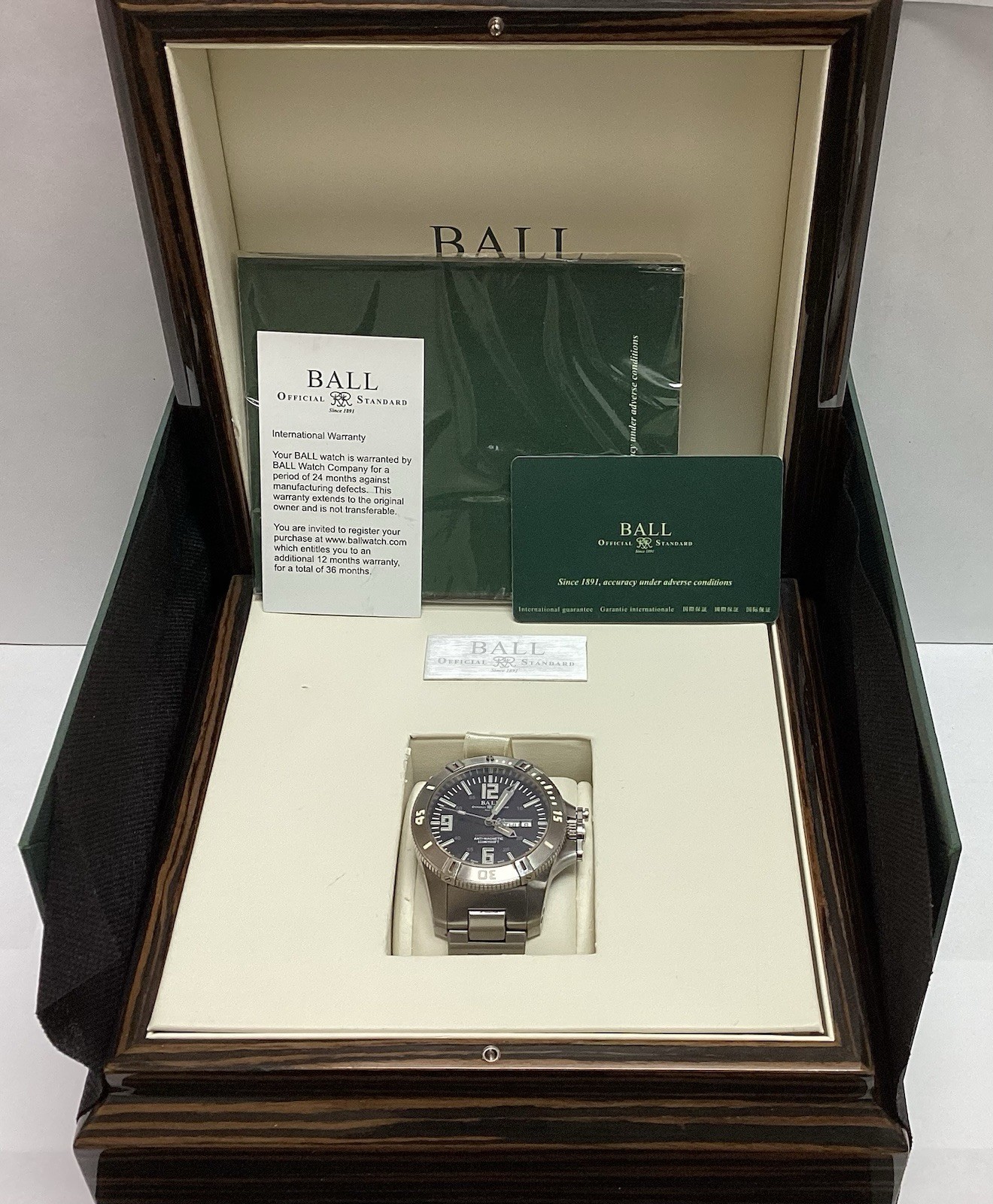 Ball Engineer Hydrocarbon Spacemaster DM2036A Men’s Wristwatch Box Papers