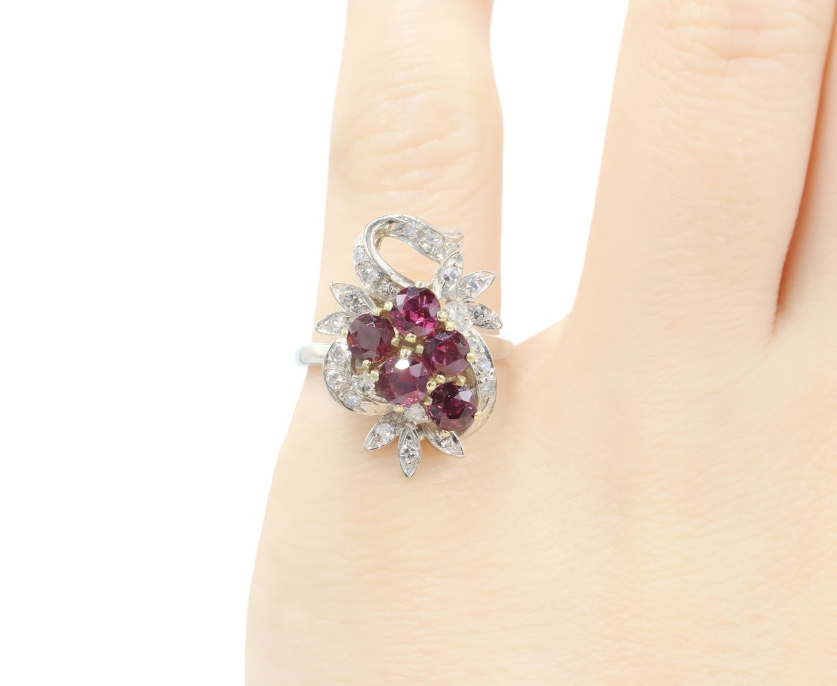 Mid-Century Style 1.20 Ctw Round Garnet & Single-Cut Diamond 14KT Gold Ring