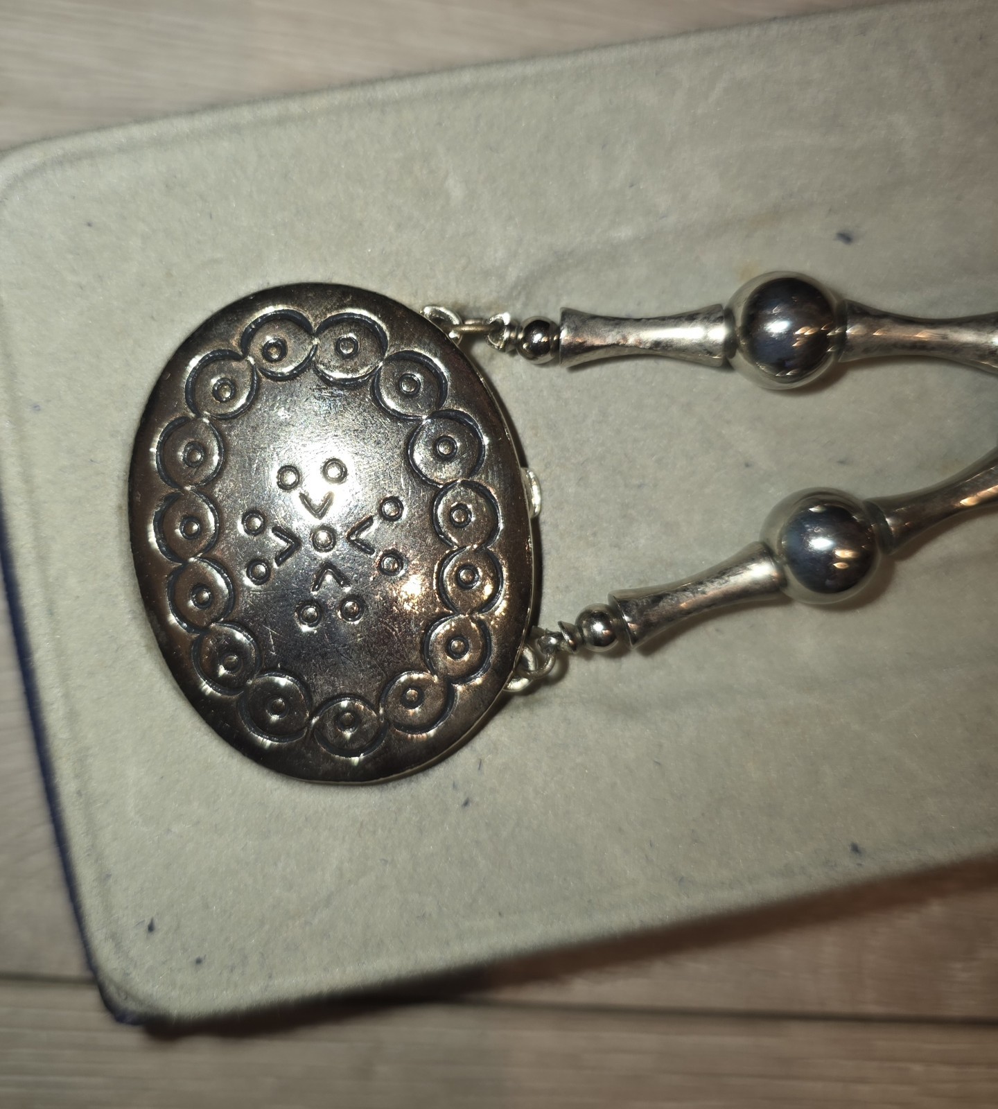 Vintage Estée Lauder 1973 Moonsilver Solid Perfume Locket Pendant Necklace 25”