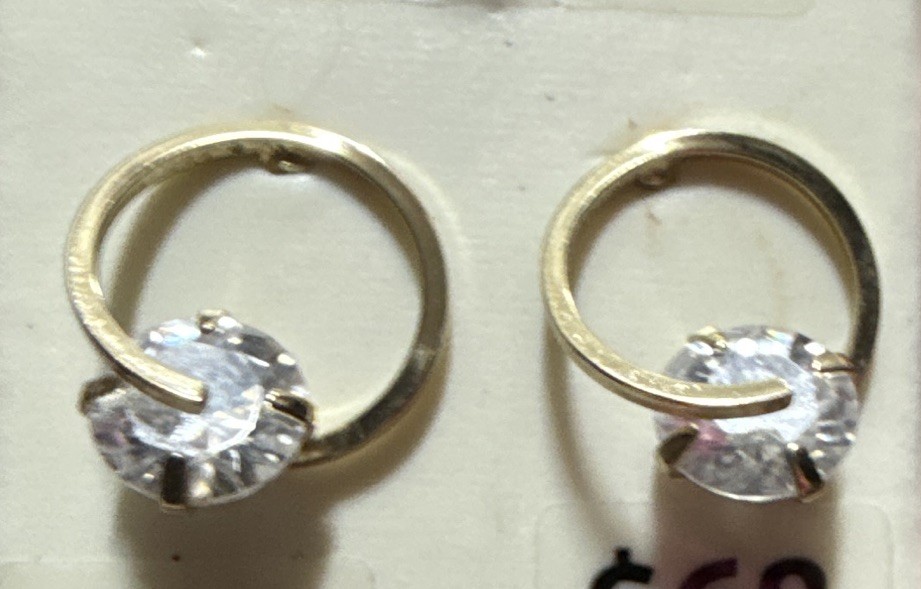 18 K Gold-plated CZ Hoop Earring Solitaire Stone 1/4 CTTW Lymph Drainage Stud