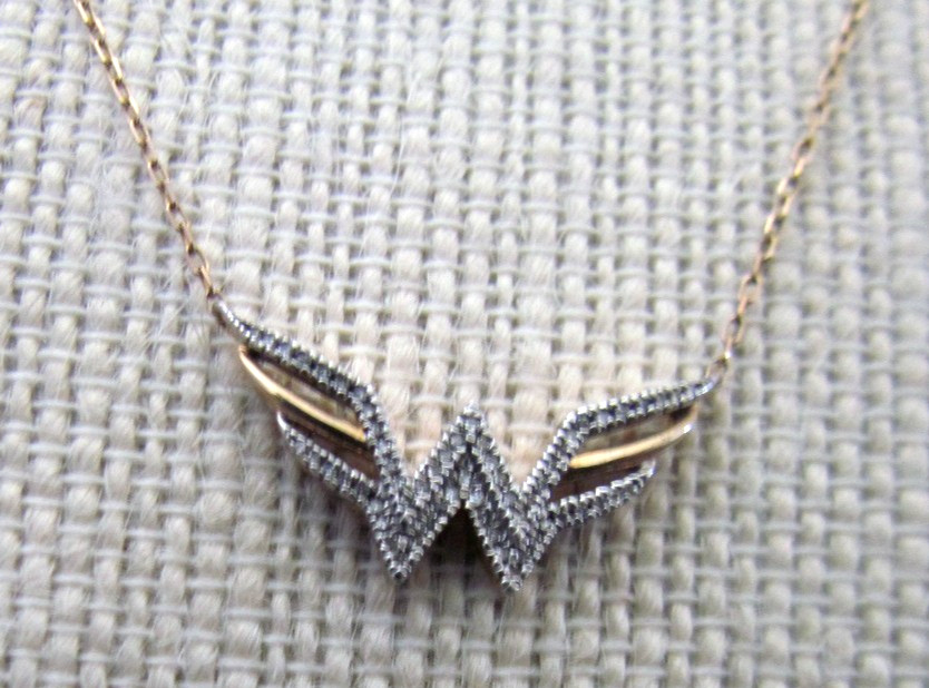 ZALES Wonder Woman Collection 10K IKS Yellow Gold Diamond Pendant/Necklace w/Box