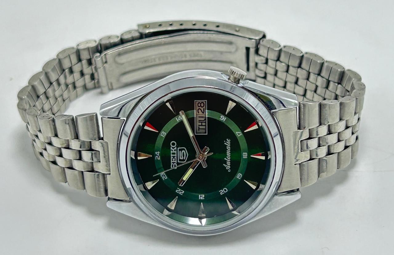 Vintage Seiko 5 Green Dial Automatic Japan Movement No.7009A Men’s Wrist Watch.