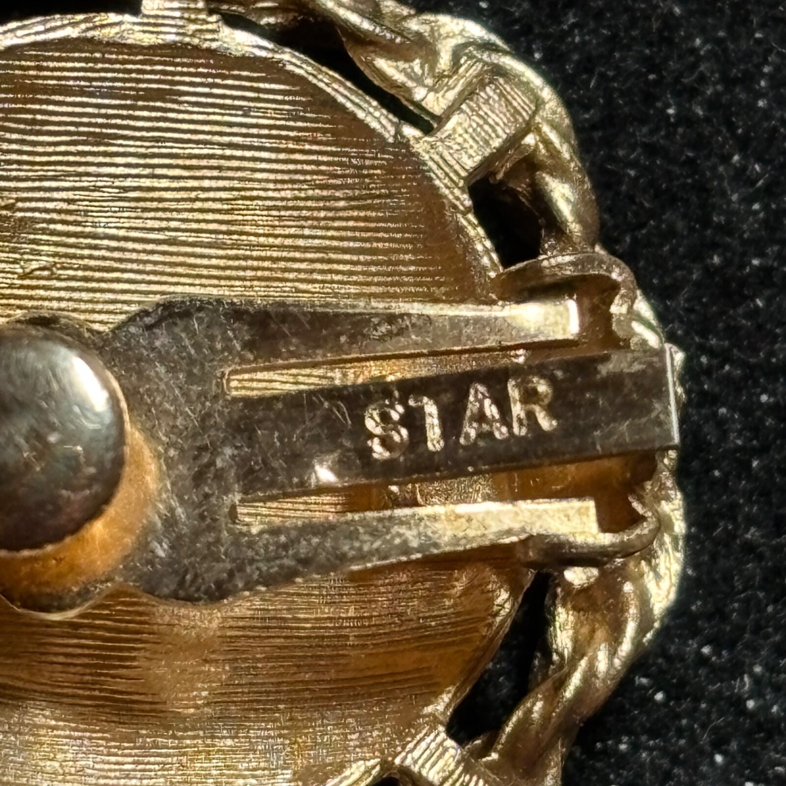 STAR earrings vintage textured goldtone metal twisted rope framed adjust clip on