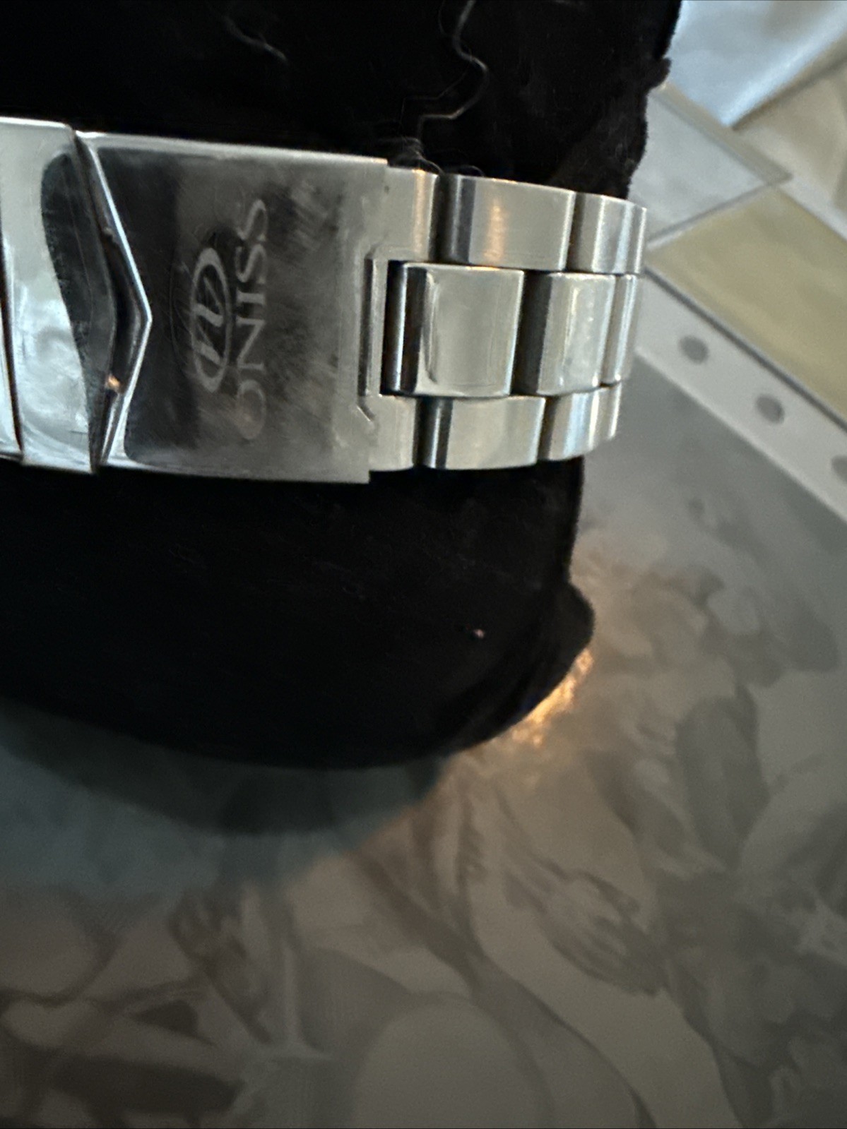 Oniss Swiss Automatic Ref. #ON477M 25 Jewels 300M/660Ft Silver Dial Mens