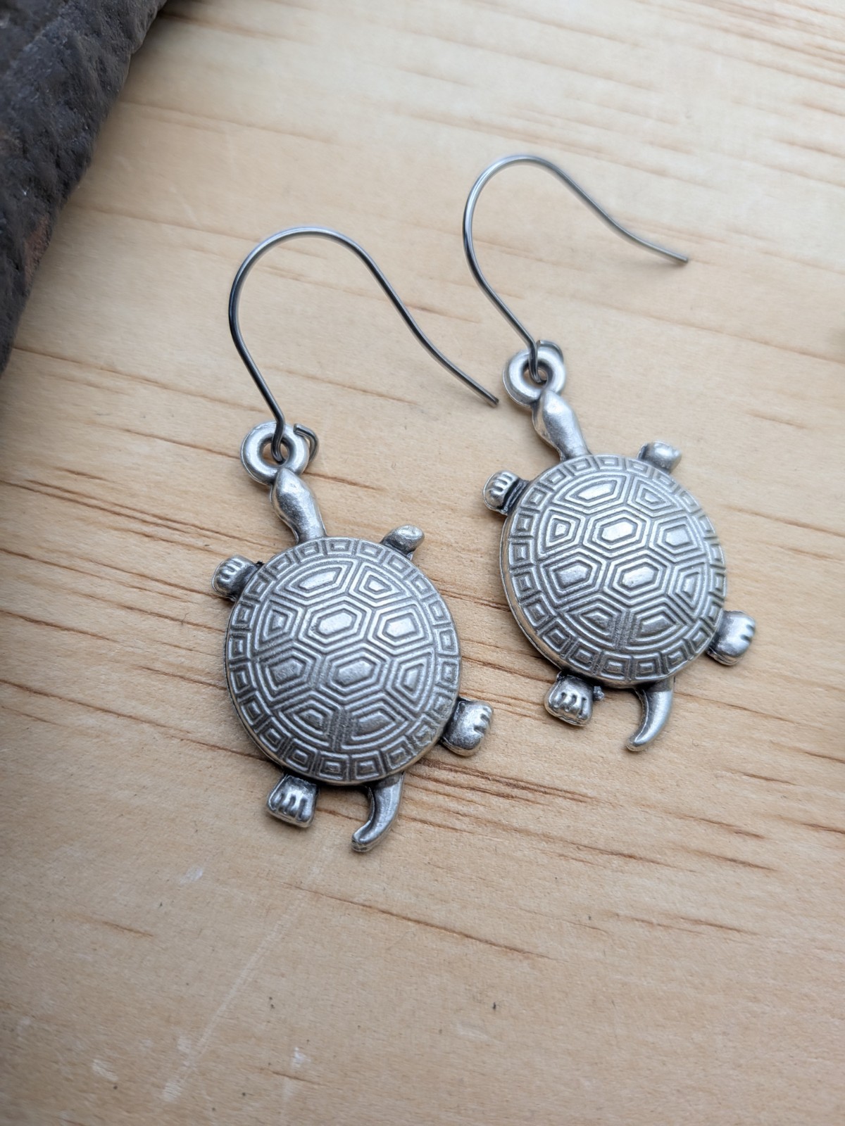 Silver Turtle Dangle Earrings / Nature Jewelry / Gift