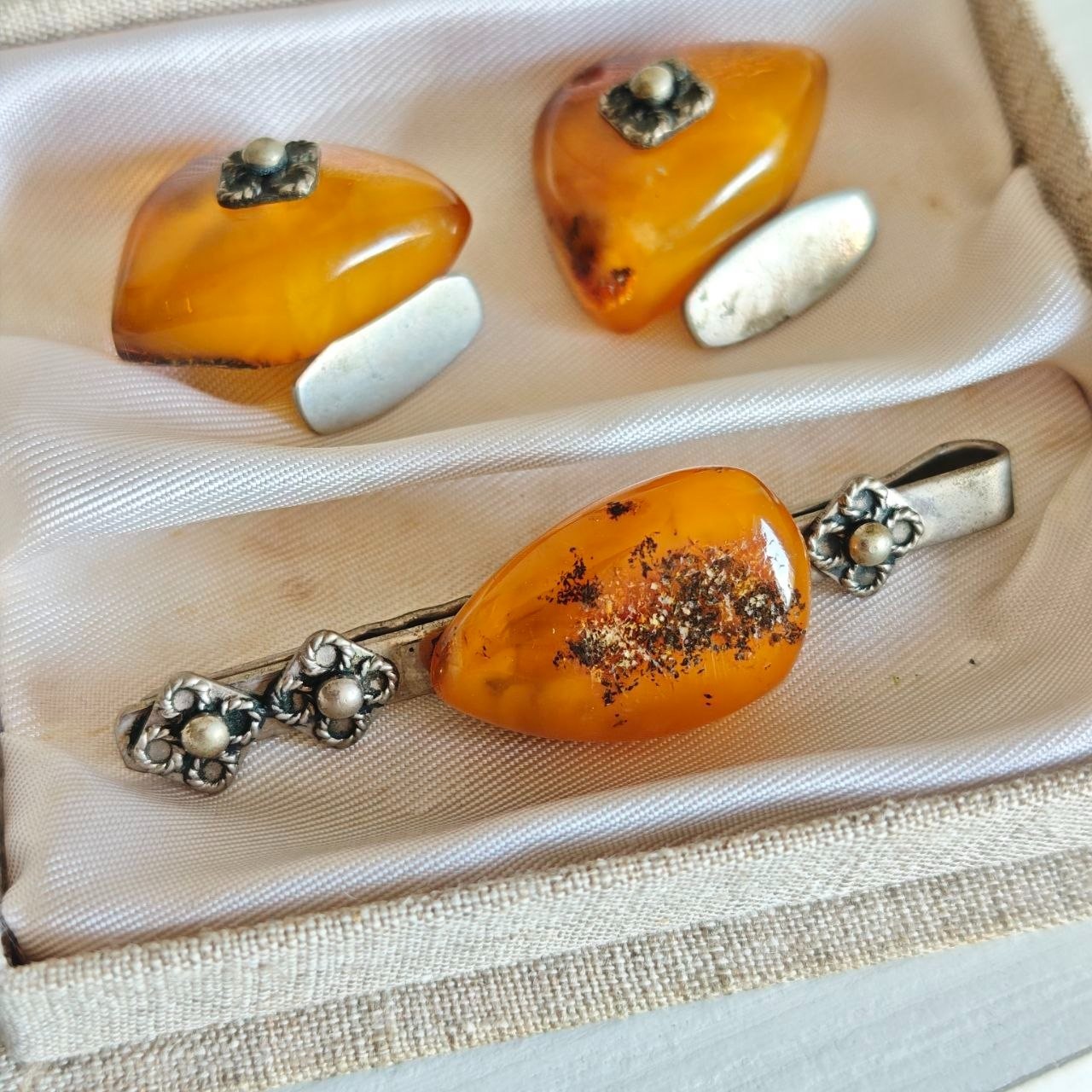 Vintage Soviet Baltic Amber Cufflinks & Tie Clip Set Daile Klaipeda USSR Lithuan